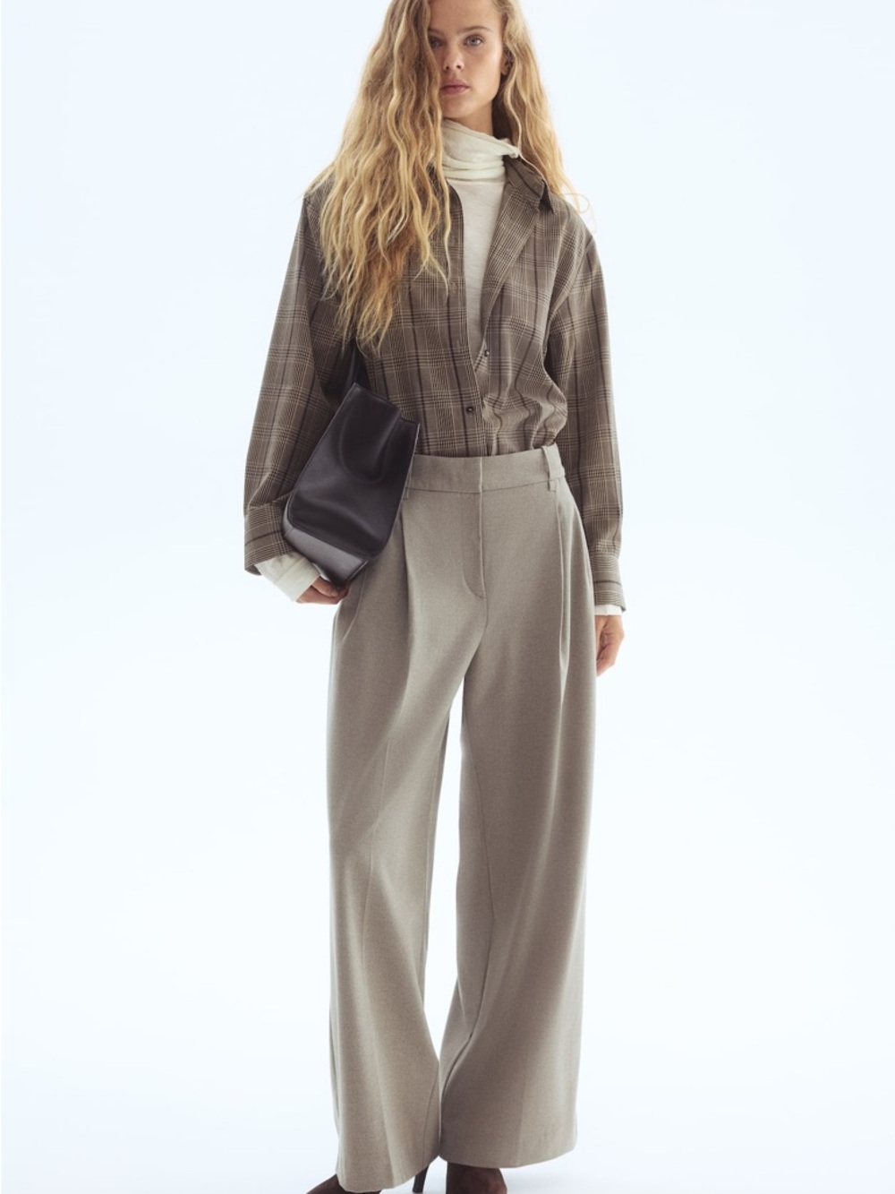 H&M Classic Wide-Leg Trousers in Light Taupe - Women